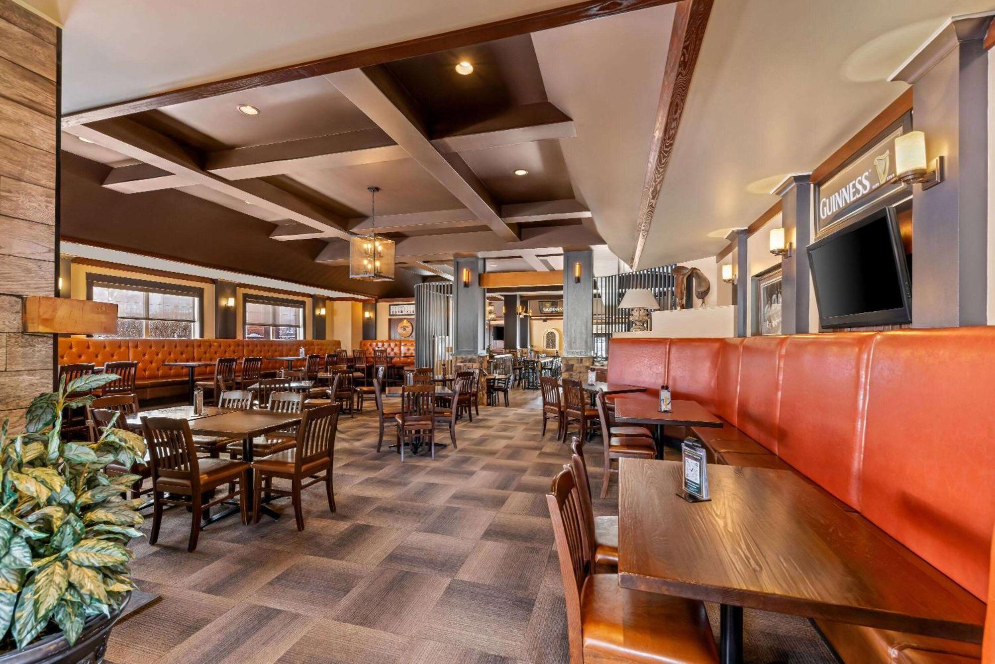 Hotel Wingate By Wyndham Calgary South Extérieur photo
