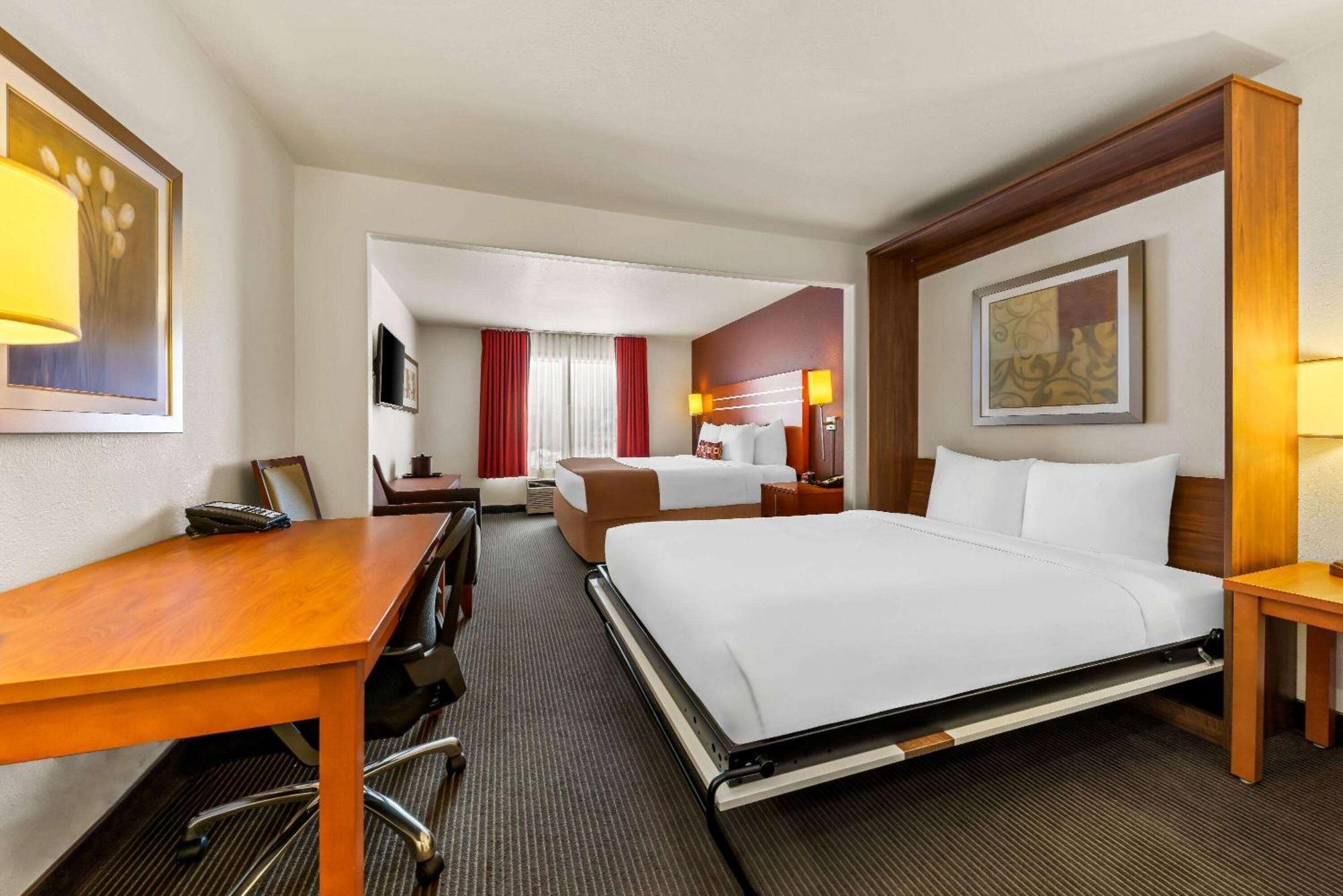 Hotel Wingate By Wyndham Calgary South Extérieur photo
