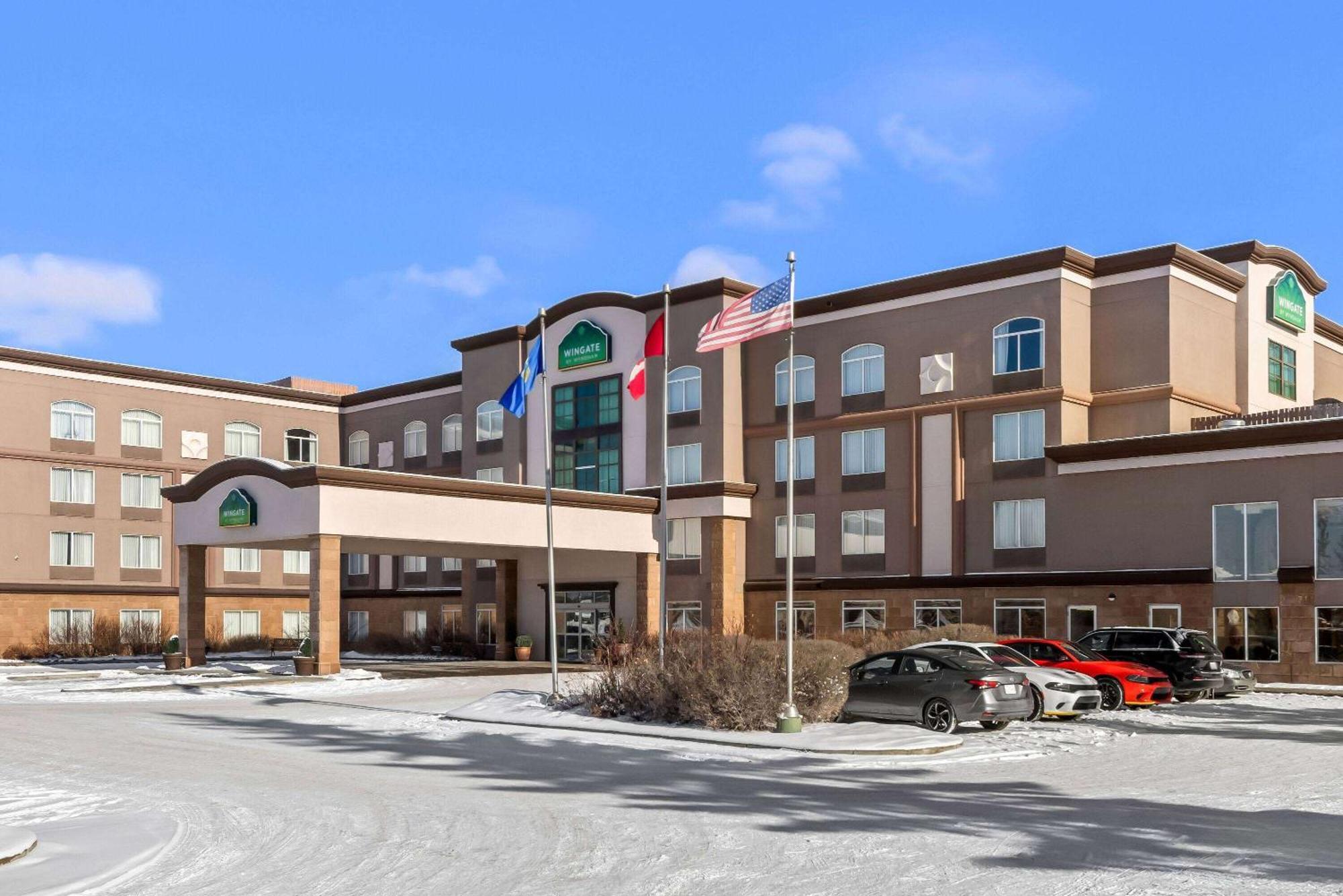 Hotel Wingate By Wyndham Calgary South Extérieur photo
