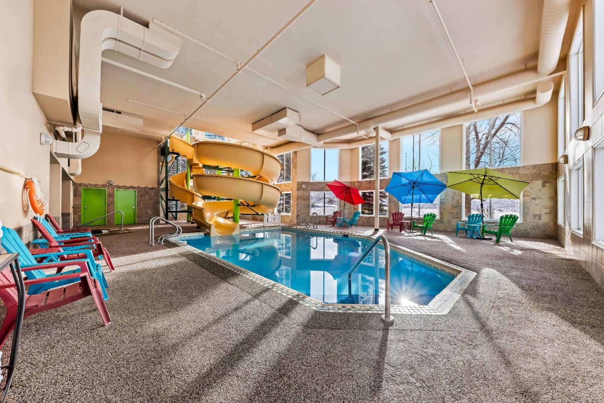 Hotel Wingate By Wyndham Calgary South Extérieur photo