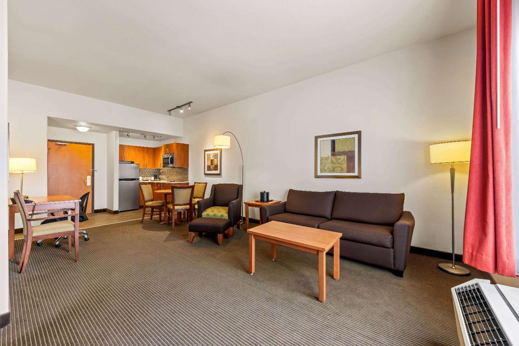 Hotel Wingate By Wyndham Calgary South Extérieur photo