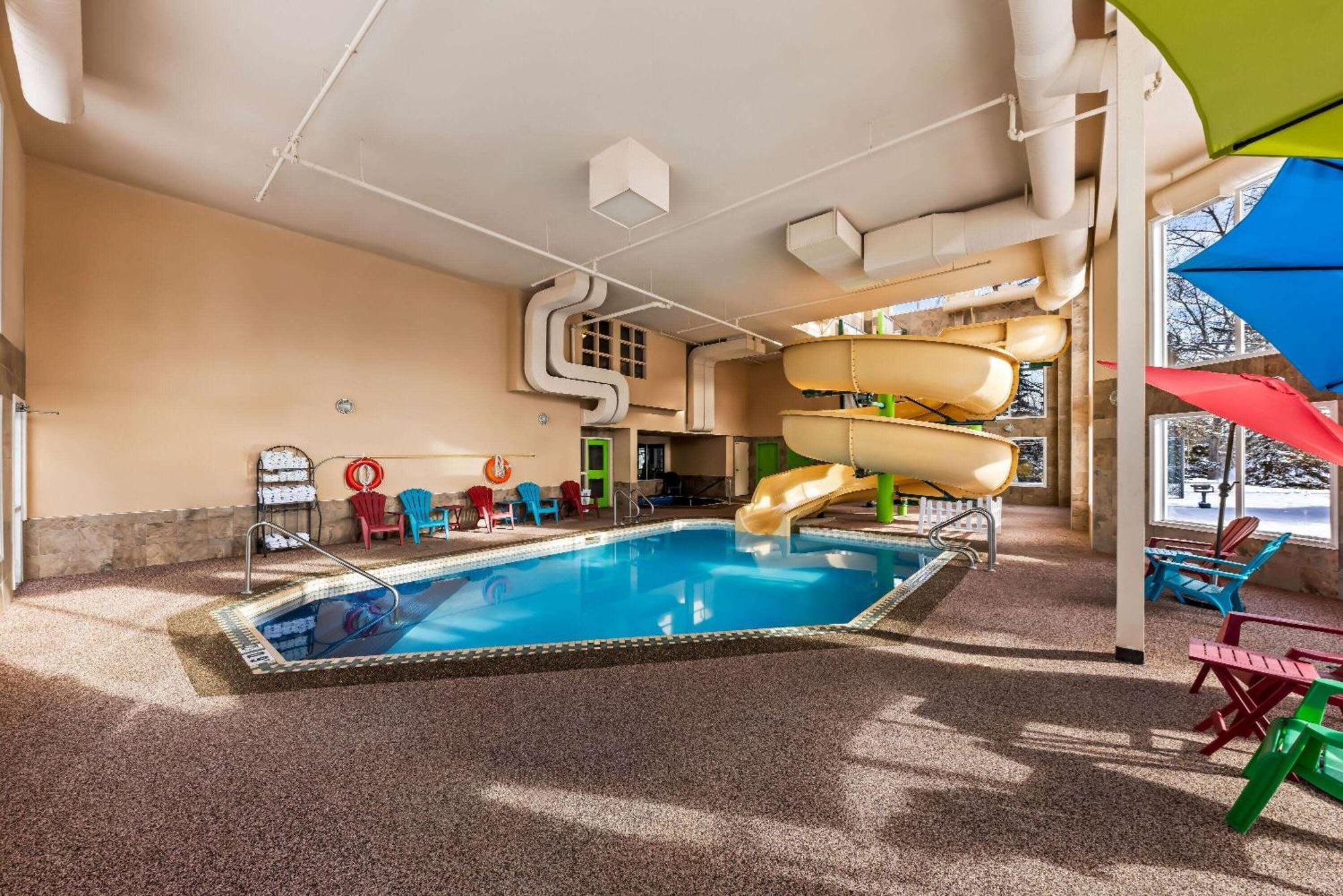 Hotel Wingate By Wyndham Calgary South Extérieur photo