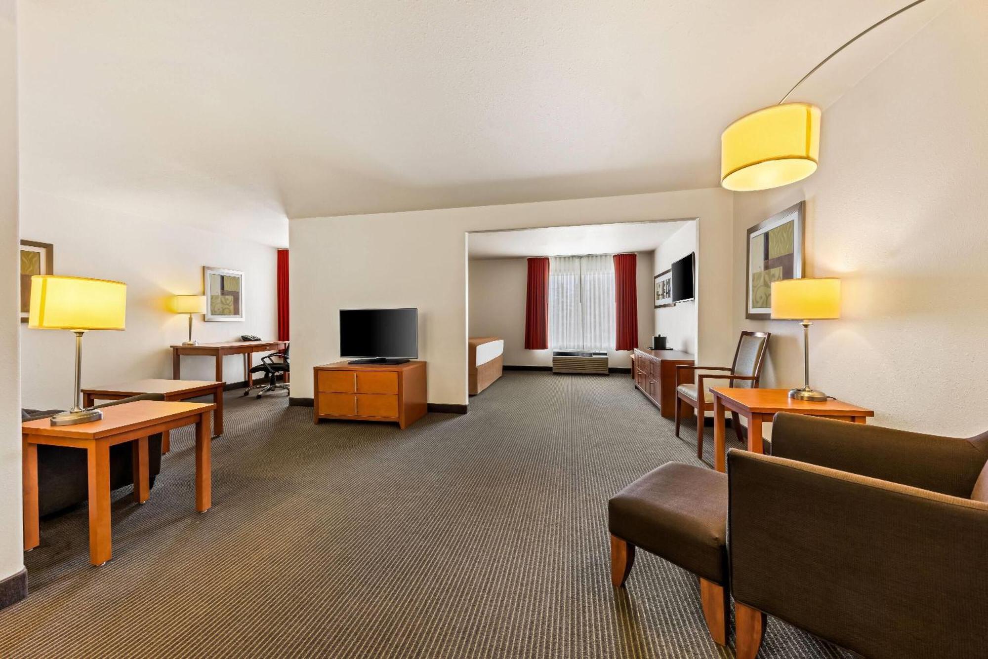 Hotel Wingate By Wyndham Calgary South Extérieur photo
